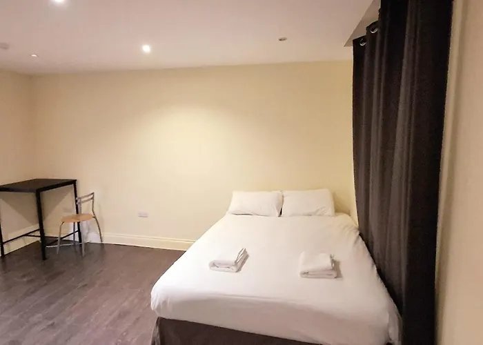 Earls Court Studio Flat Selection